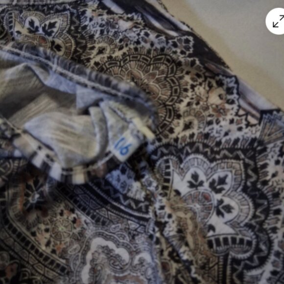 World Unity‎ Womens XL Sleeveless Top Gray Pink Embroidered Neck Boho Style A31 - Picture 9 of 10